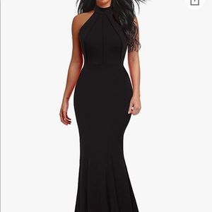 New With Tags! Berrydress Elegant chic halter neck sleeveless stretchy dress